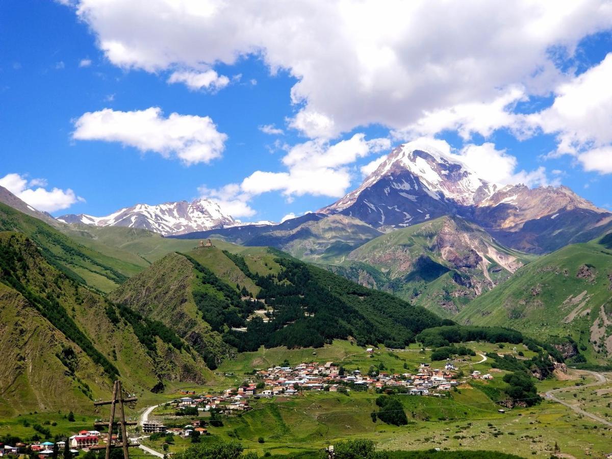 Milla Hotel Kazbegi Eksteriør billede