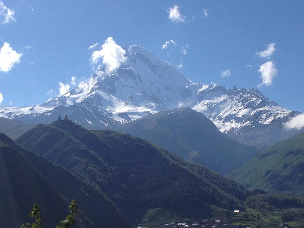 Milla Hotel Kazbegi Eksteriør billede