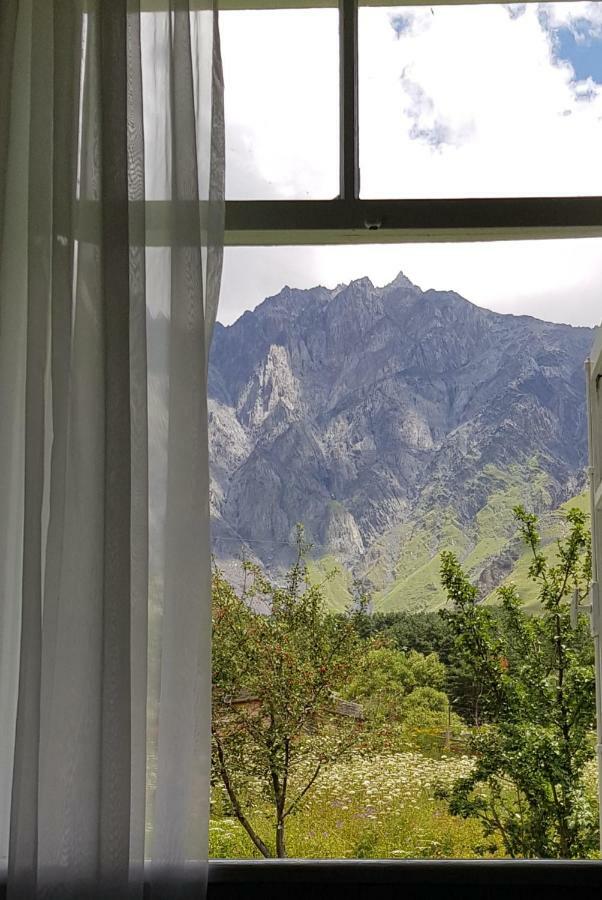 Milla Hotel Kazbegi Eksteriør billede