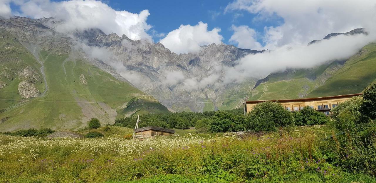 Milla Hotel Kazbegi Eksteriør billede