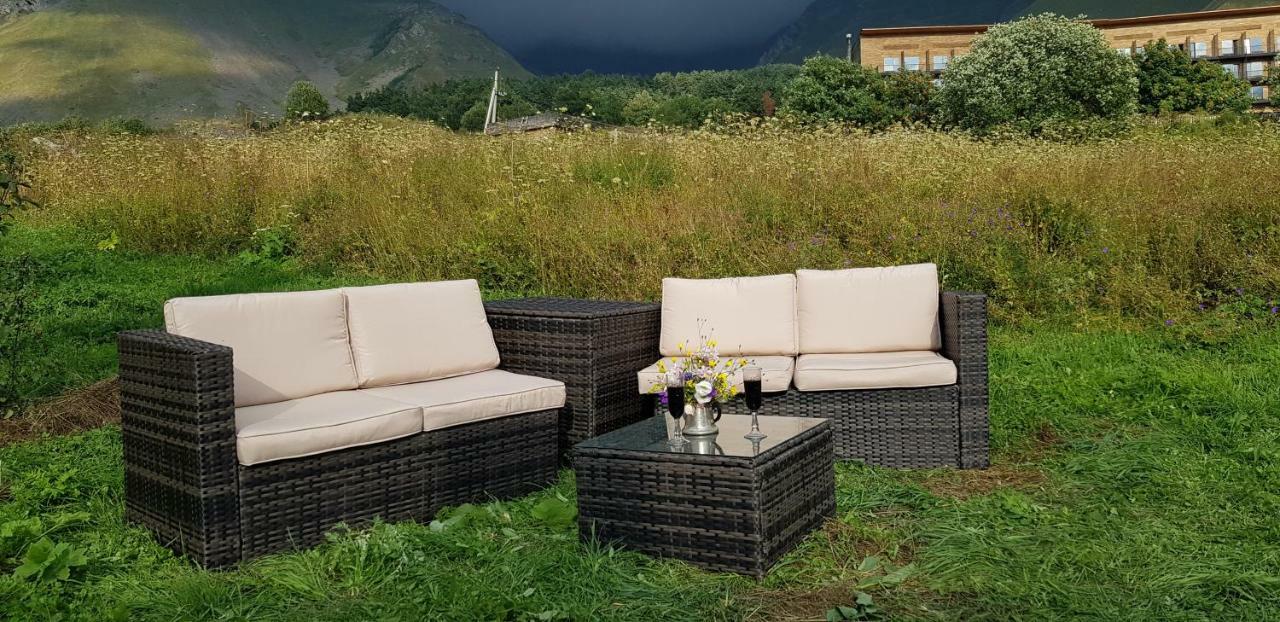 Milla Hotel Kazbegi Eksteriør billede